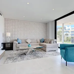 092 - Modern, Spacious El Higueron With Private Garden & Bbq * Malaga