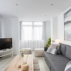 Apartment Urbe10 Angel Ganivet 2 Bedrooms *