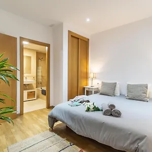Boutique Mitjana *