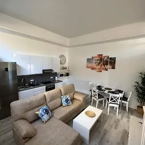 All-in Apartment *