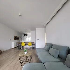 Lovely In Centre Apartment