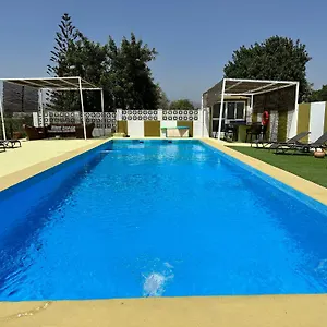 Casa Rural Emilio Con 4 Holiday home *