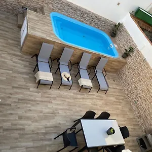 Jara 25 *