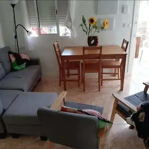 Casa Familiar Patio Y 2 Banos Con Aire Acondicionado Apartment Malaga