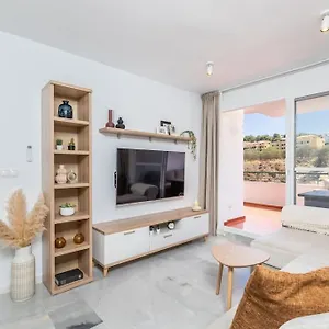 Apartment Beautiful 2-bedroom Flat - Pool And Paddle Court