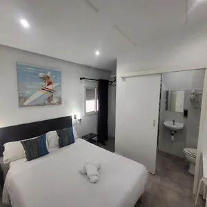 Ayz Frailes - Auto Check-in (adults Only) 3*