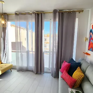 Arthouse Huelin 200 M From
