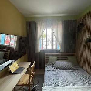 Warm Wood 1 Bedroom Sofa Bed Apartment *