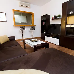 Good Vibes Jinetes Apartment *