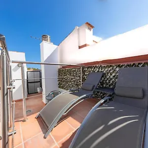 Private Rooftop & Elegant Studio - Center By Rems