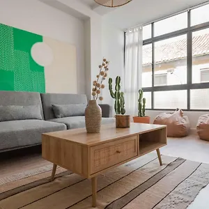 Peaceful & Bright With Patio - Center Apartment