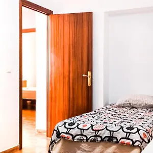 Homestay In Center: Window To The *