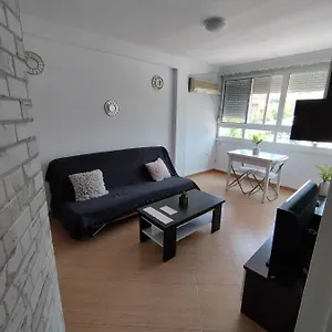 Piso Amplio Y Comodo. Apartment Malaga