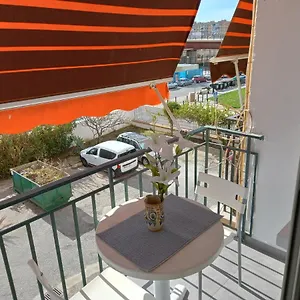 Station Parking Terrace With Sun Apartment