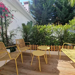Sun & Palms - Cozy Flat In Quiet Neighbourhood With A Great Pool Area *