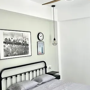 Cd-p Loft, New Charming Loft With Private Patio, Center, Quite Neighborhood Daire