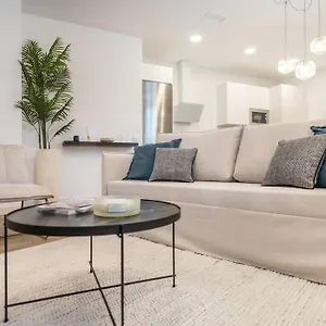 Enchanting And Bright Center By Rems Apartment *