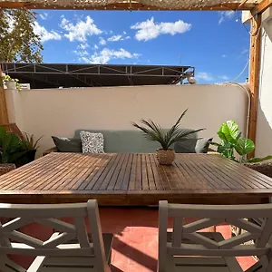 With Private Rooftop And Cinema Apartment *