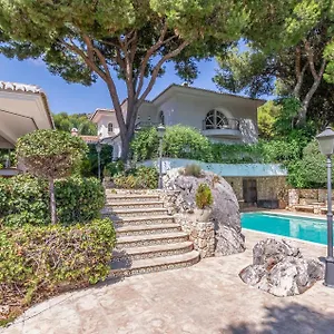 7 Bedroom Cozy In Holiday home *