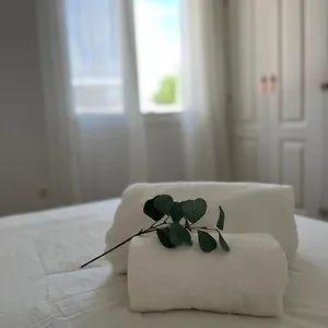 Prime Location - Stylish With Free Wifi, Free Parking, Steps From The Historic Center Apartment Malaga