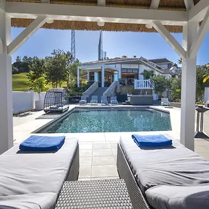 Villa Uno - Stunning 4 Bedroom With Pool