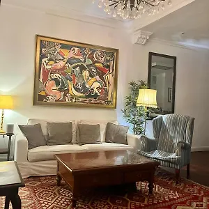 Homestay Small Stylish Room With Comfortable Queen-Size Bed In Very Large, Beautifully Decorated Shared Flat In The Historic Centre Of Malaga *
