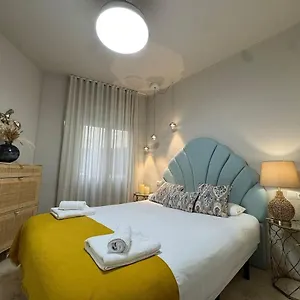 Centrally Located Flat In - Capuchinos Apartment