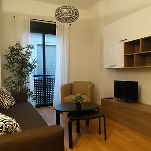 - Jinetes, 14 Apartment *