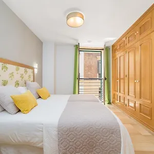 Strachan Apartment *