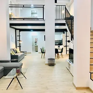 Modern & Spacious In Plaza De La Merced Malaga