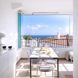 Scandinavian Seaview Terrace: Miraflores Retreat Apartment *