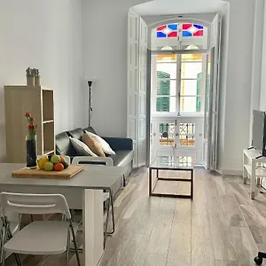 Cool Center Apartment *