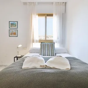 C9 Roomy Luminous 5 Bedroom In Town Apartment Malaga