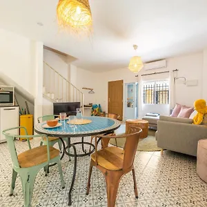 Colourful Fisher House Pulpito In El Palo! - Tcm