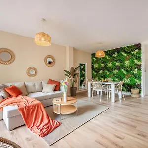 Apartment Charming 4-bedroom In Malaga's Historic Center *