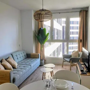 Happy Travel Urban Sky 25f Apartment Malaga