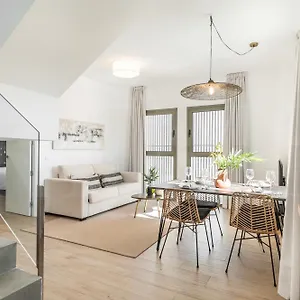 Apartment Spacious & Private Terrace By Rems Malaga