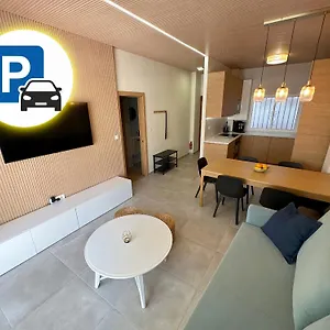 Comfortable In Center With Private Parking Garage Apartment Malaga