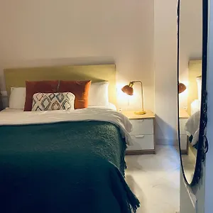 En Centro Historico Con Garaje Apartment Malaga