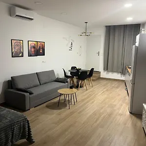 Living Station 7 Apartment