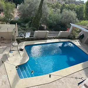 In Hills 10 Mins From The And Centre Apartment