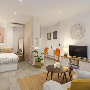 -malagasunapts- Quiet Courtyard Andes Perez Malaga