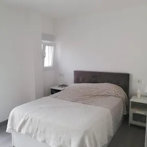 Apartment 2 Con Terraza Junto A Monte Victoria *