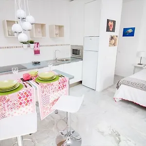 Stylish Brand New By La Recepcion Apartment