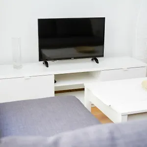 Beautiful One Bedroom Refino