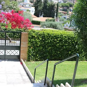 Chari Suites Homestay *