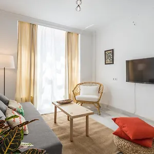 Malagasuite Center & Parking Apartment