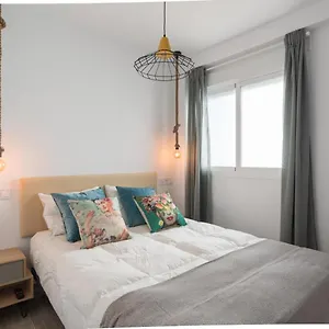 Apartamento Magnifico ático Terraza Con Vistas 2hab Ac *