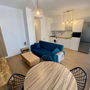 Apartment Amazon