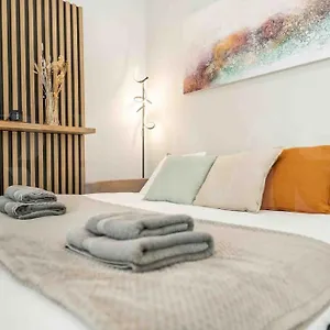 Apartment Tranquil & Bright With Parking By Rems *